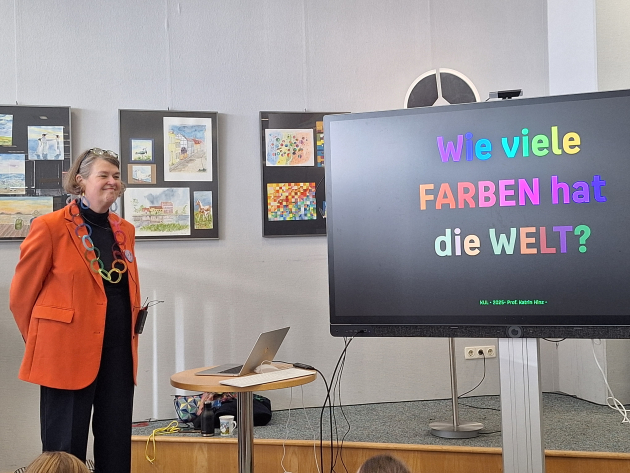 sowieso Pressebüro // Prof. Hinz erzählt über die Bedeutung von Farben