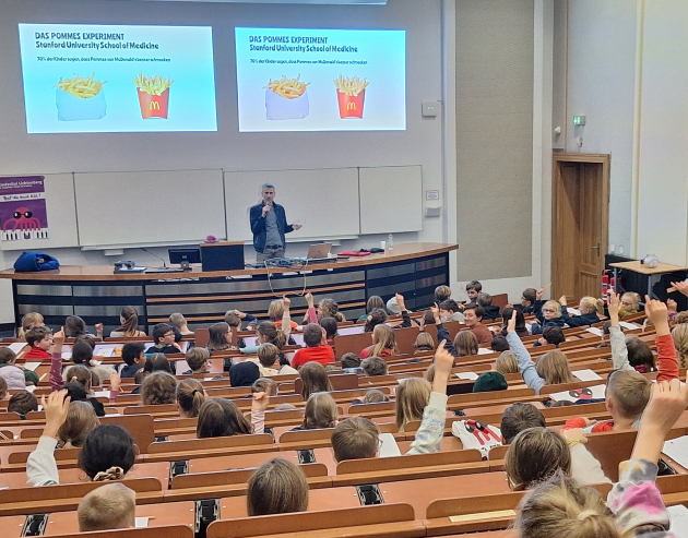 sowieso Pressebüro // Was macht Werbung mit uns?