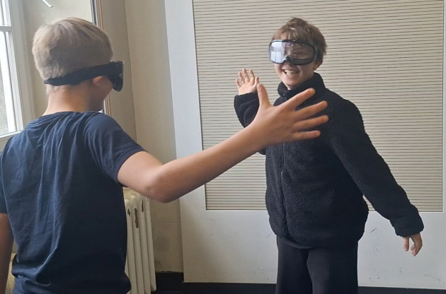 sowieso Presssebüro // Test mit Alkoholbrillen